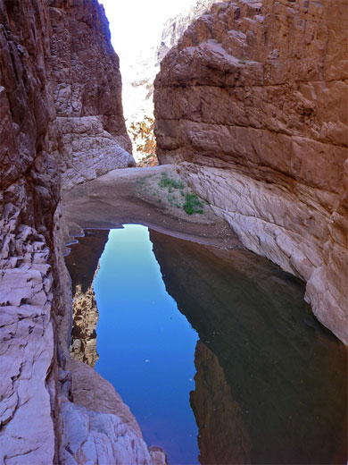 Blue pool in Tanner Wash