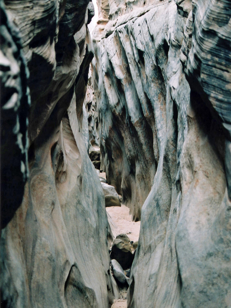 Wavy canyon walls