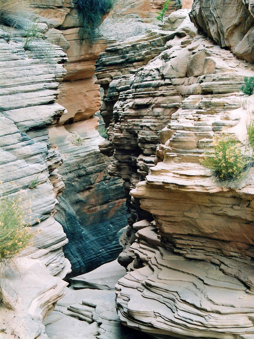 Thin-layered strata