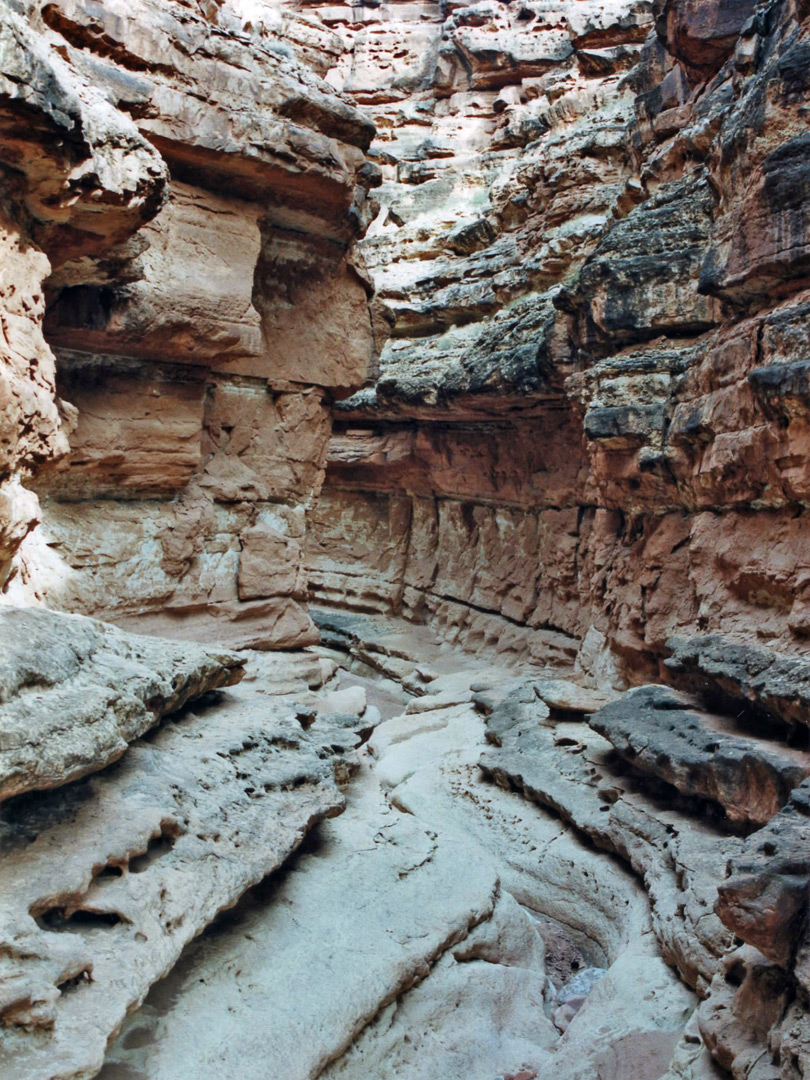 Middle of Cathedral Wash