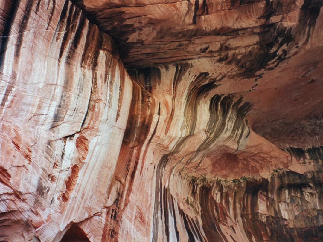 Streaked sandstone