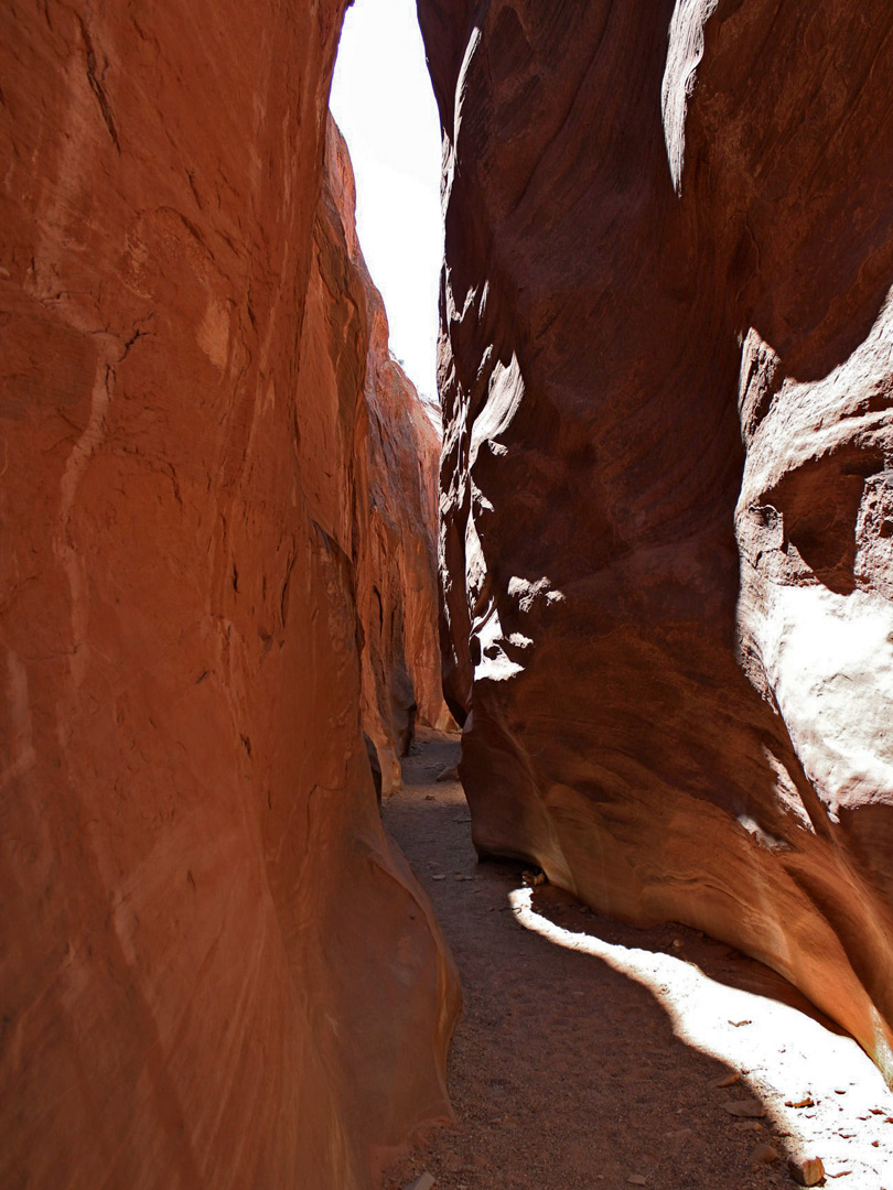 Vertical sandstone walls