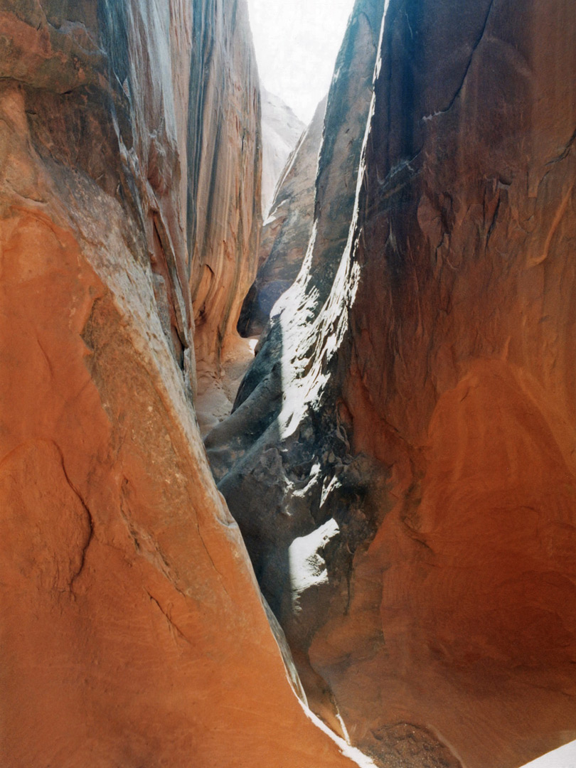 Sunny passage in the upper canyon