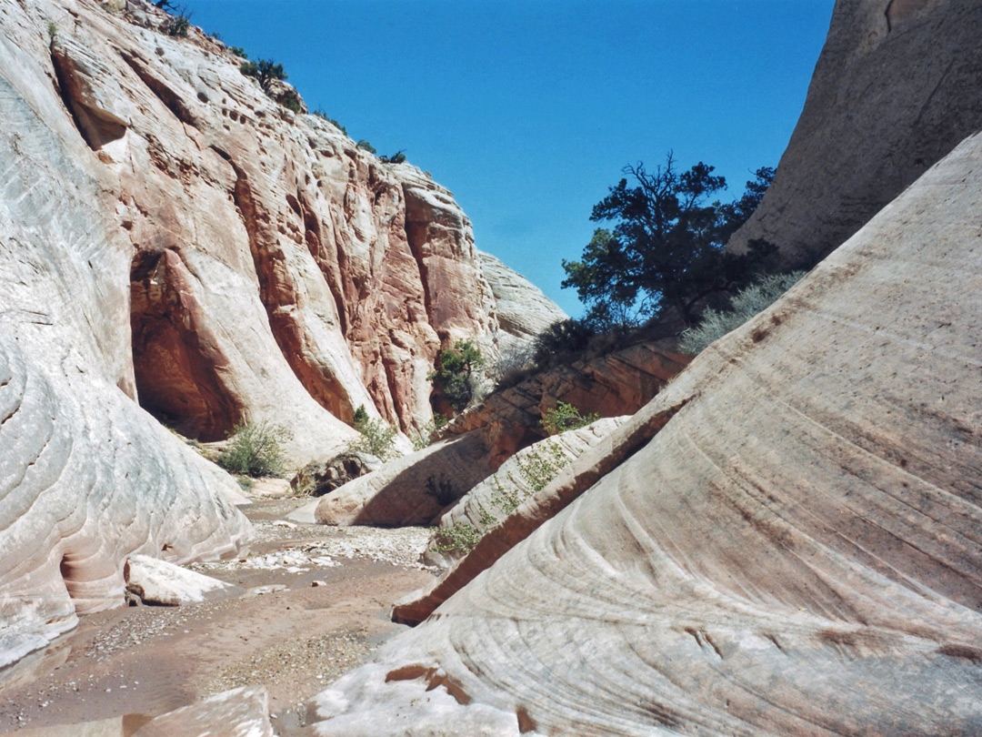 Shallow canyon