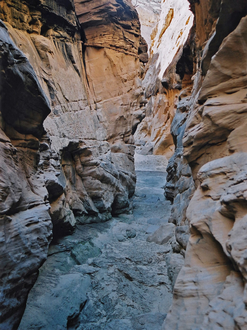 The narrowing canyon