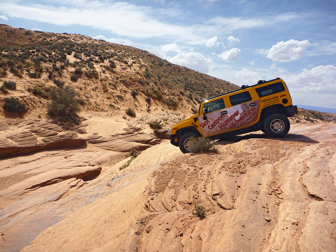 Hummer going to Secret Canyon