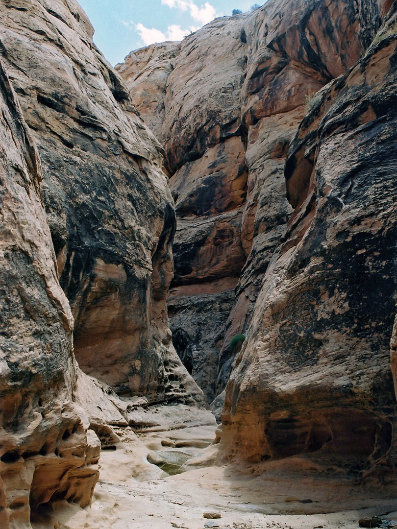 Rocky passageway