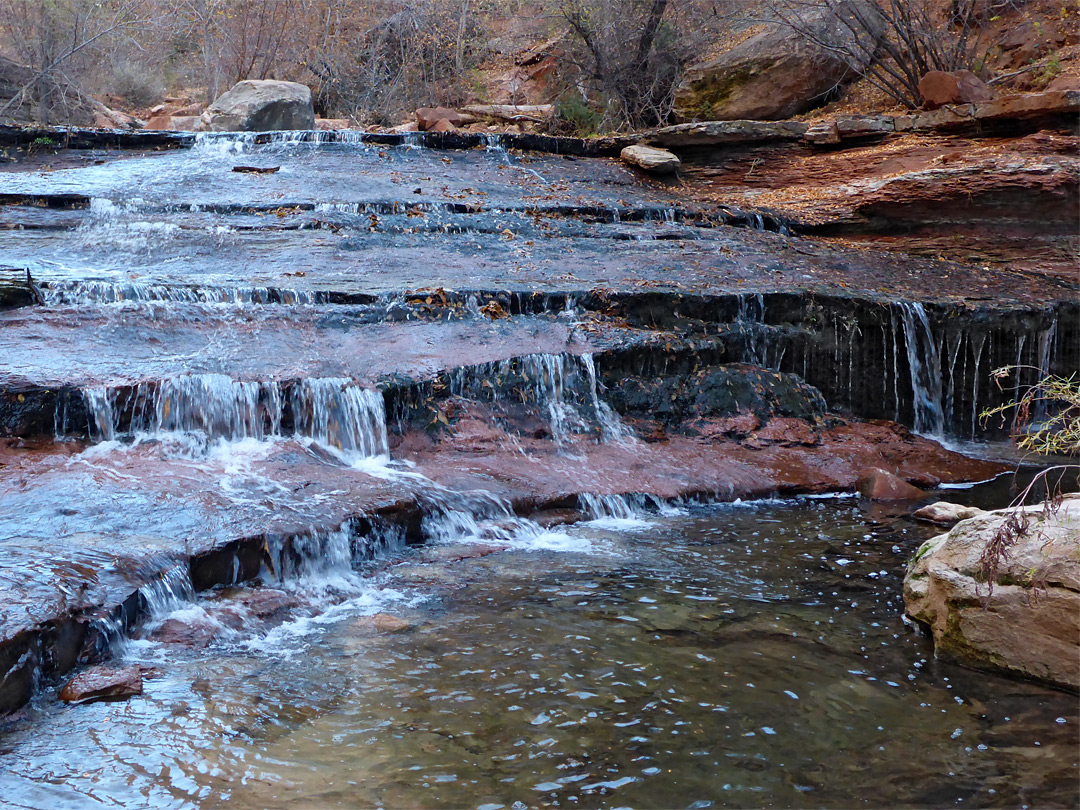 Stepped cascade