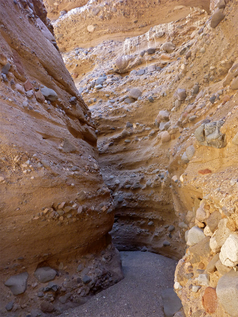 Yellow-brown rocks