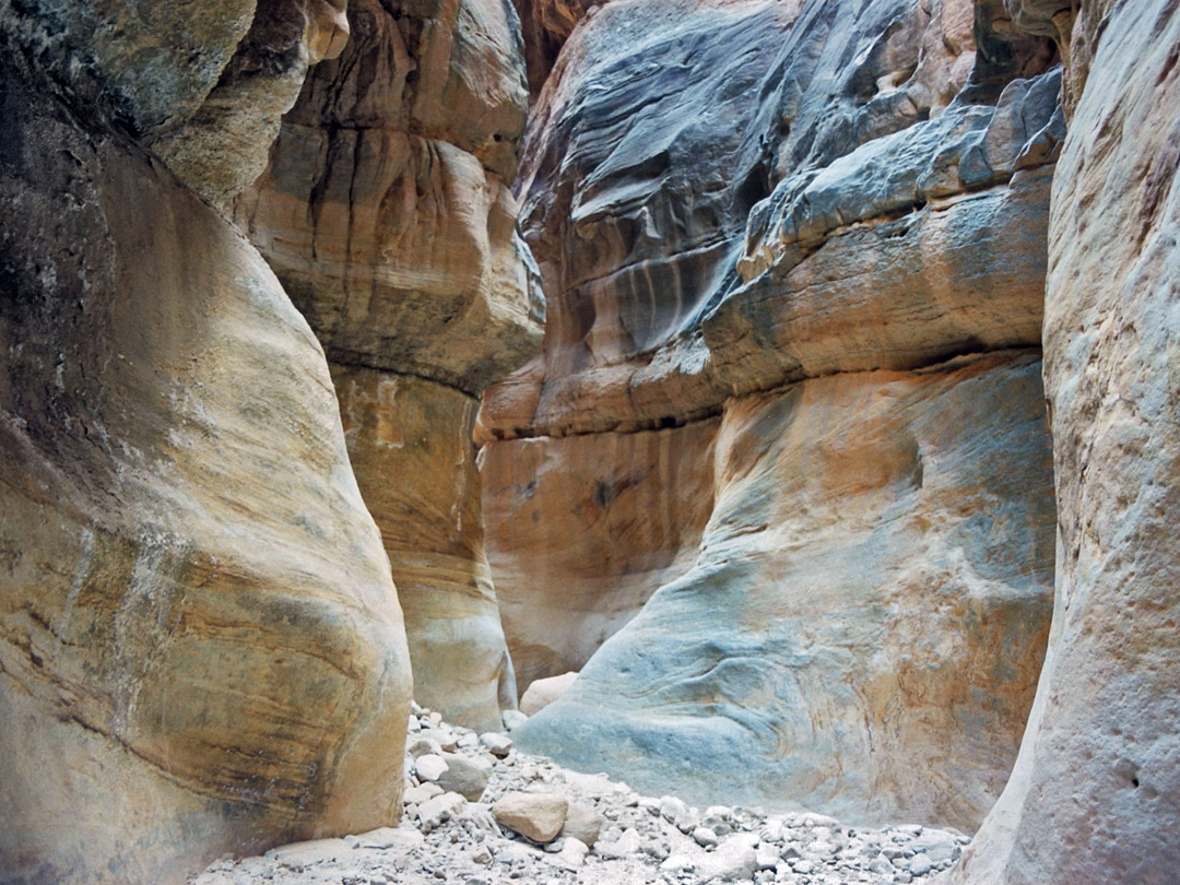 Side canyon narrows