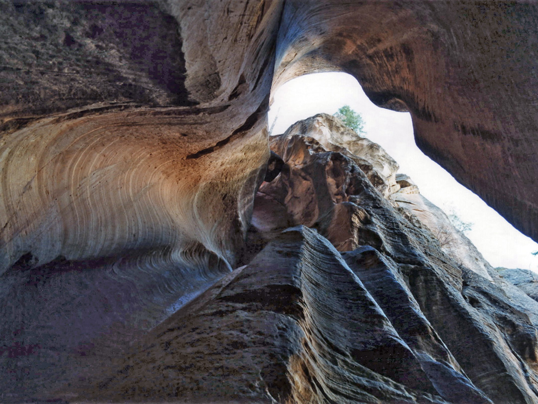 Dryfall at the end of a side canyon