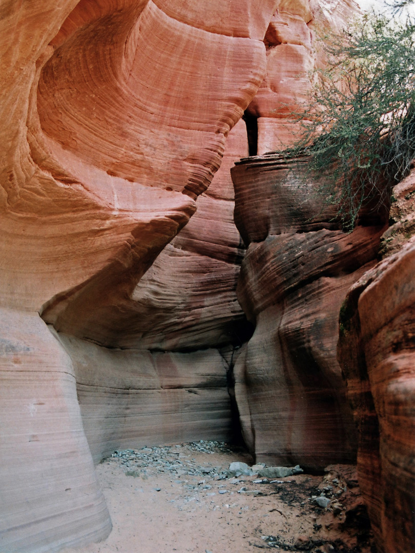 Curving rocks