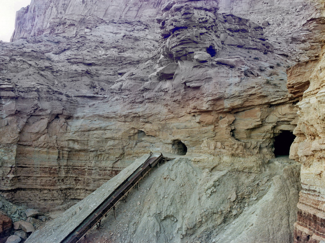 Old mines at Tomsich Butte