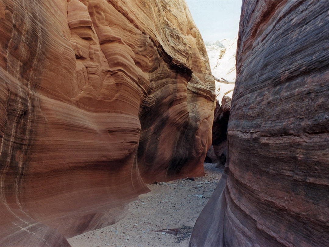 Wavy cliffs