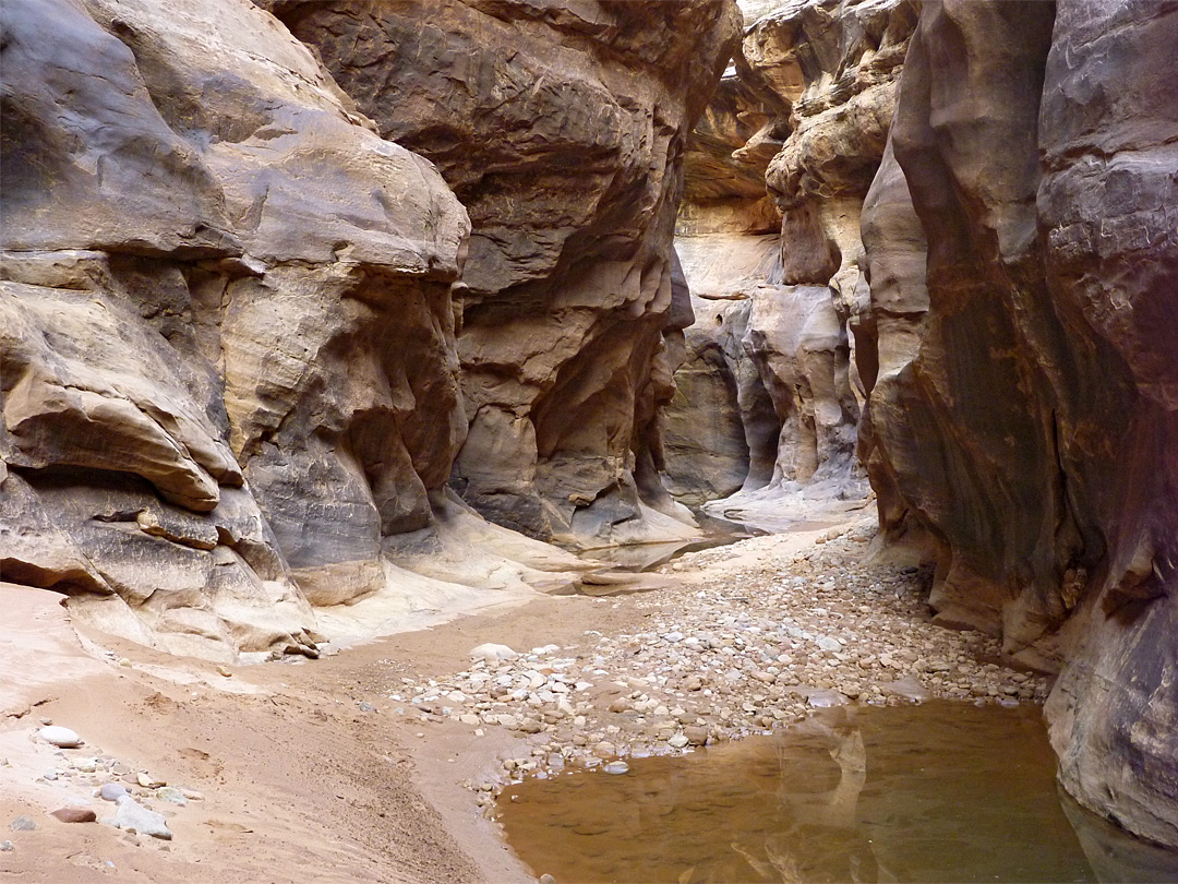 Overhanging cliffs