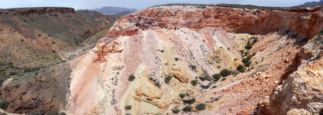 Colorful rocks in Apache Canyon