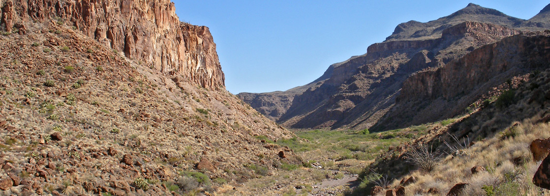 Wide valley floor in the middle of Rancherias Canyon