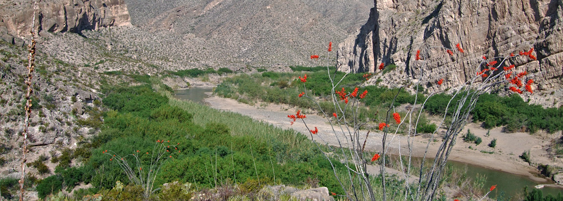 Boquillas Canyon along the Rio Grande, on the Marufo Vega Trail