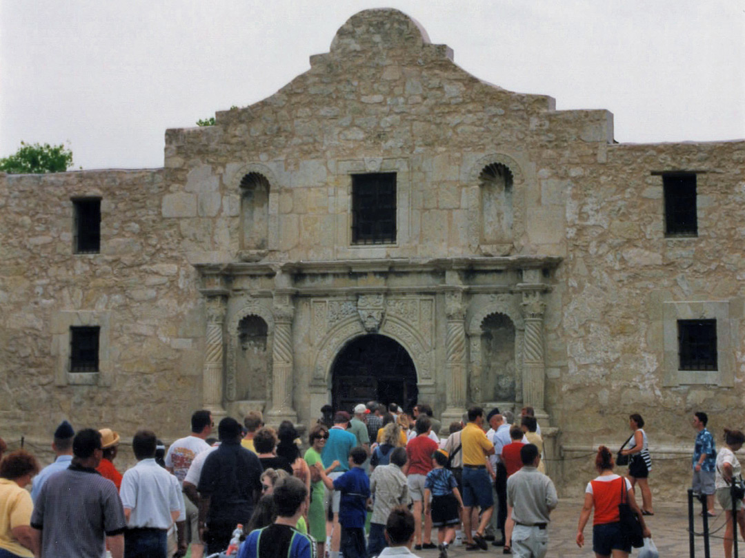 Queue for The Alamo