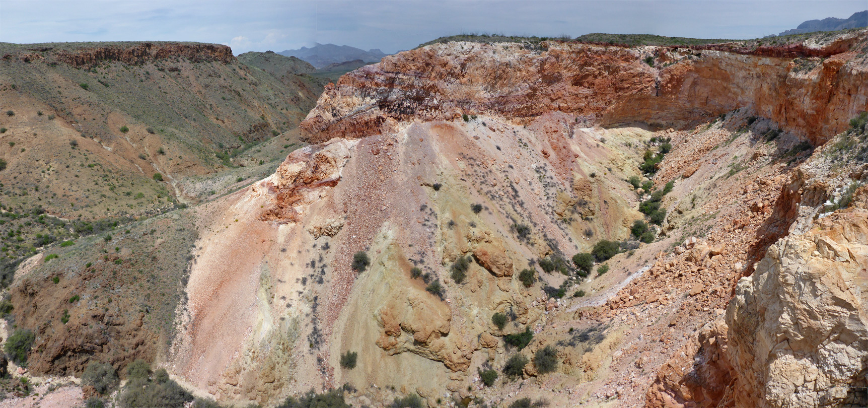 The main area of exposed rocks