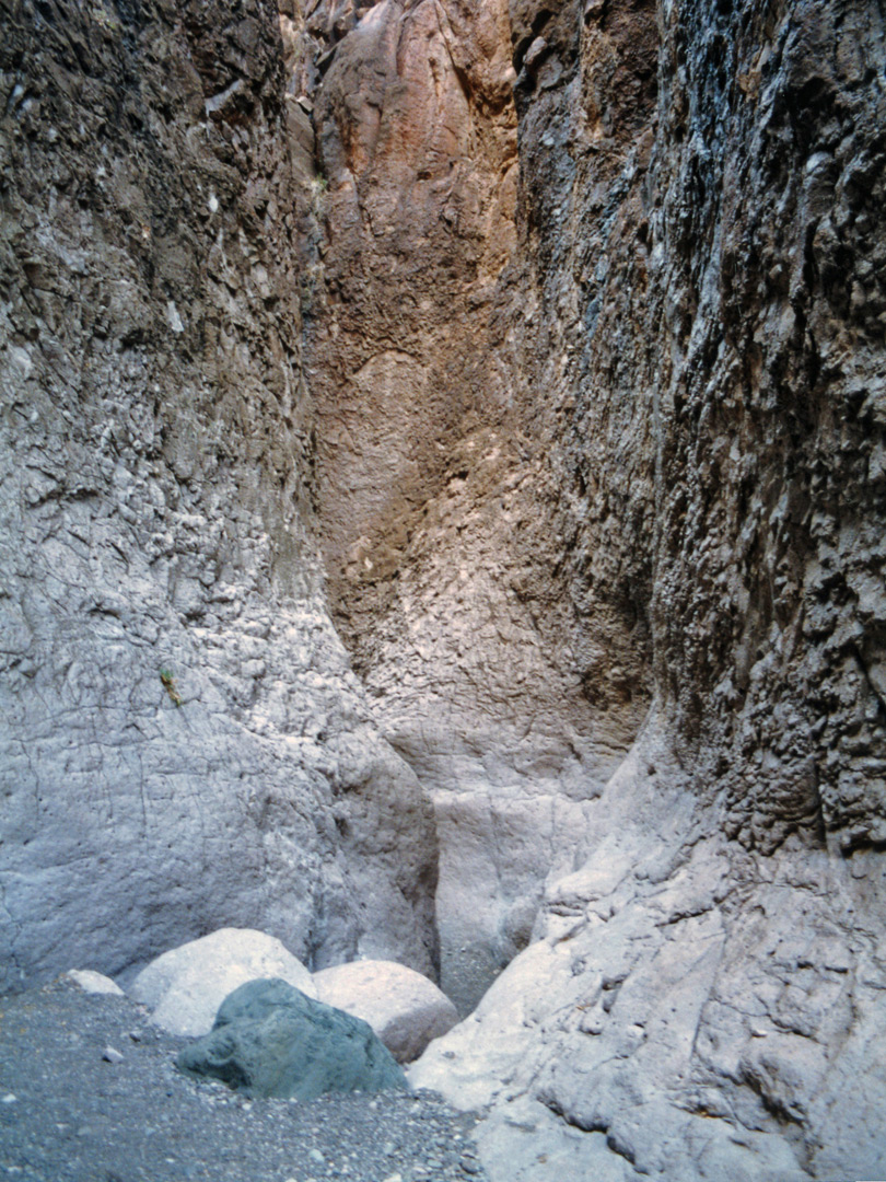 A narrow section of Closed Canyon