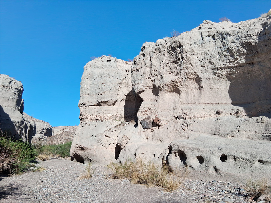 Low canyon walls