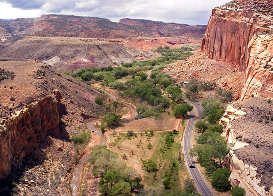 Looking west from Fruita Overlook, along the Cohab Canyon Trail