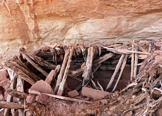 Collapsed roof of the complete kiva