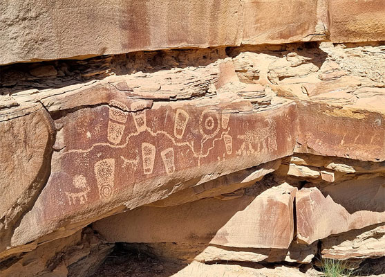 Varied petroglyphs, Molen Seep