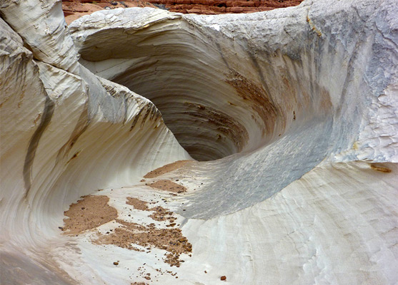 Upper end of the gully through the Nautilus