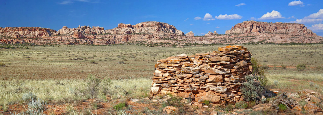 Grassland ruin, below the cliffs in Ruin Park