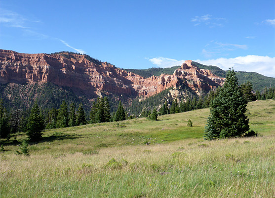 Red cliffs north of Stud Flat