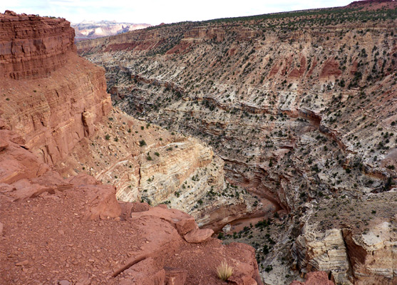 Red cliff above Sulphur Creek