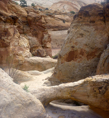 Small natural bridge in a side canyon - near the Tanks