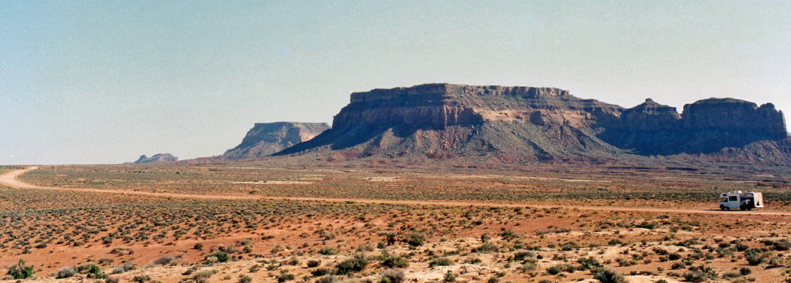 Piute Farms Road, about half way to Lake Powell - view south