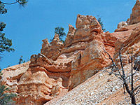 Cliffs above the Fairyland Loop Trail
