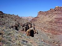 Benches around Red Lake Canyon