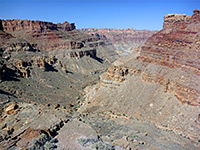 Descent into Lower Red Lake Canyon