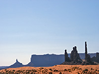 Totem Pole and the edge of Hunts Mesa