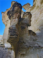 Protruding formation