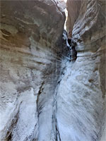 Upwards step in the narrows