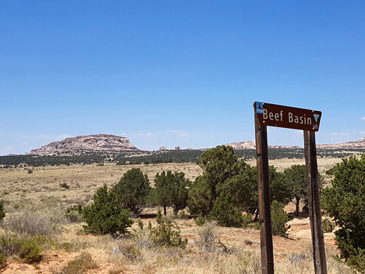 Beef Basin sign, Middle Park