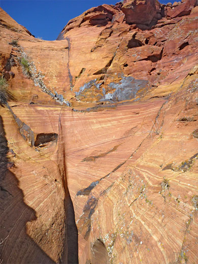 Rocks around a dryfall