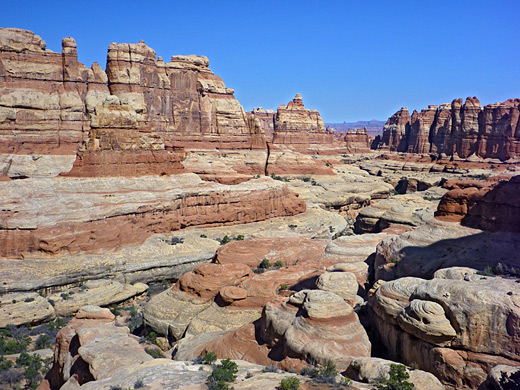 Pinnacles and benches