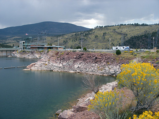 Shoreline near Flaming Gorge Dam