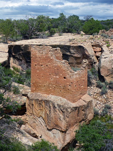 Rectangular building, Holly Group