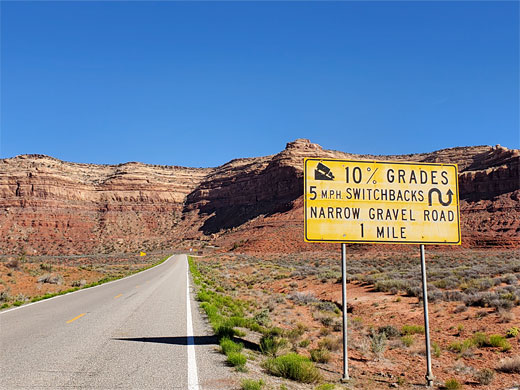 Moki Dugway sign