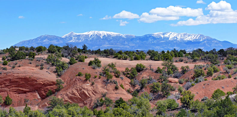 Henry Mountains, east of Red Canyon