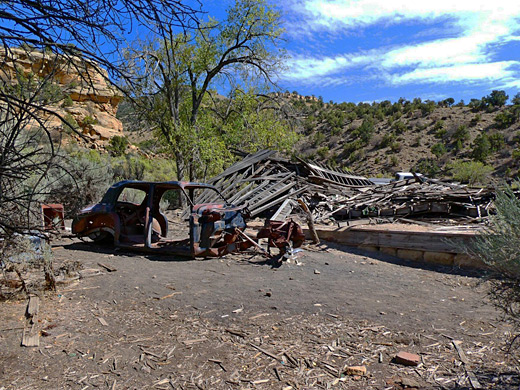 Old car at Sego