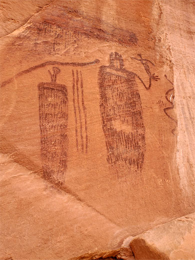 Red pictographs - the snake-in-mouth panel